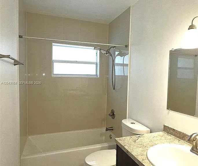 3519 SW 17th Ter #3519 — Photo 8