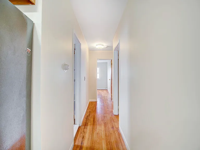 404 46th St #3 — Photo 7