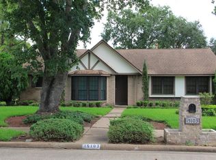 15103 McConn St, Webster, TX 77598