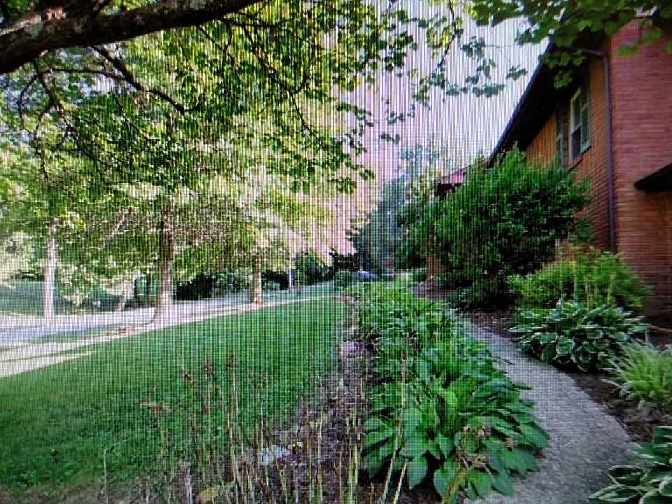 2nd image of 769 S Thompson Ln