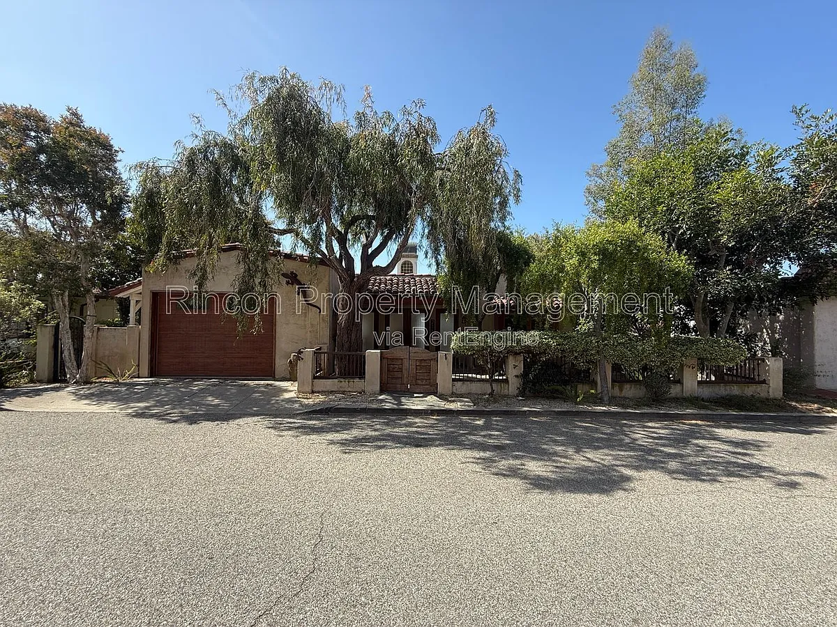 Building Photo - 2166 Palomar Ave