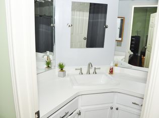 4439 Fair Stone Dr APT 202, Fairfax, VA 22033