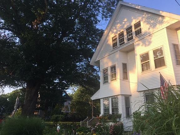 3rd image of 10 School St #B