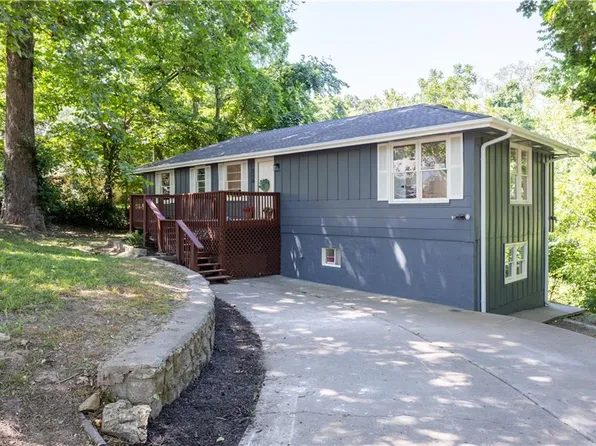 5324 NE 47th St, Kansas City, MO 64117