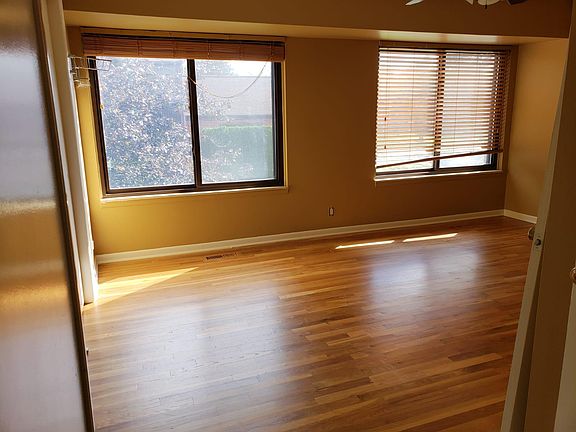 4th image of 3053 Lindenwood Dr #112