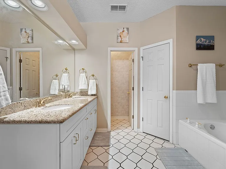 8432 Millstream Dr — Photo 34