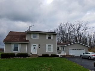 7681 Akron Rd, Lockport, NY 14094