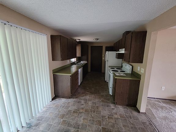 4th image of 9411 72nd Ave E