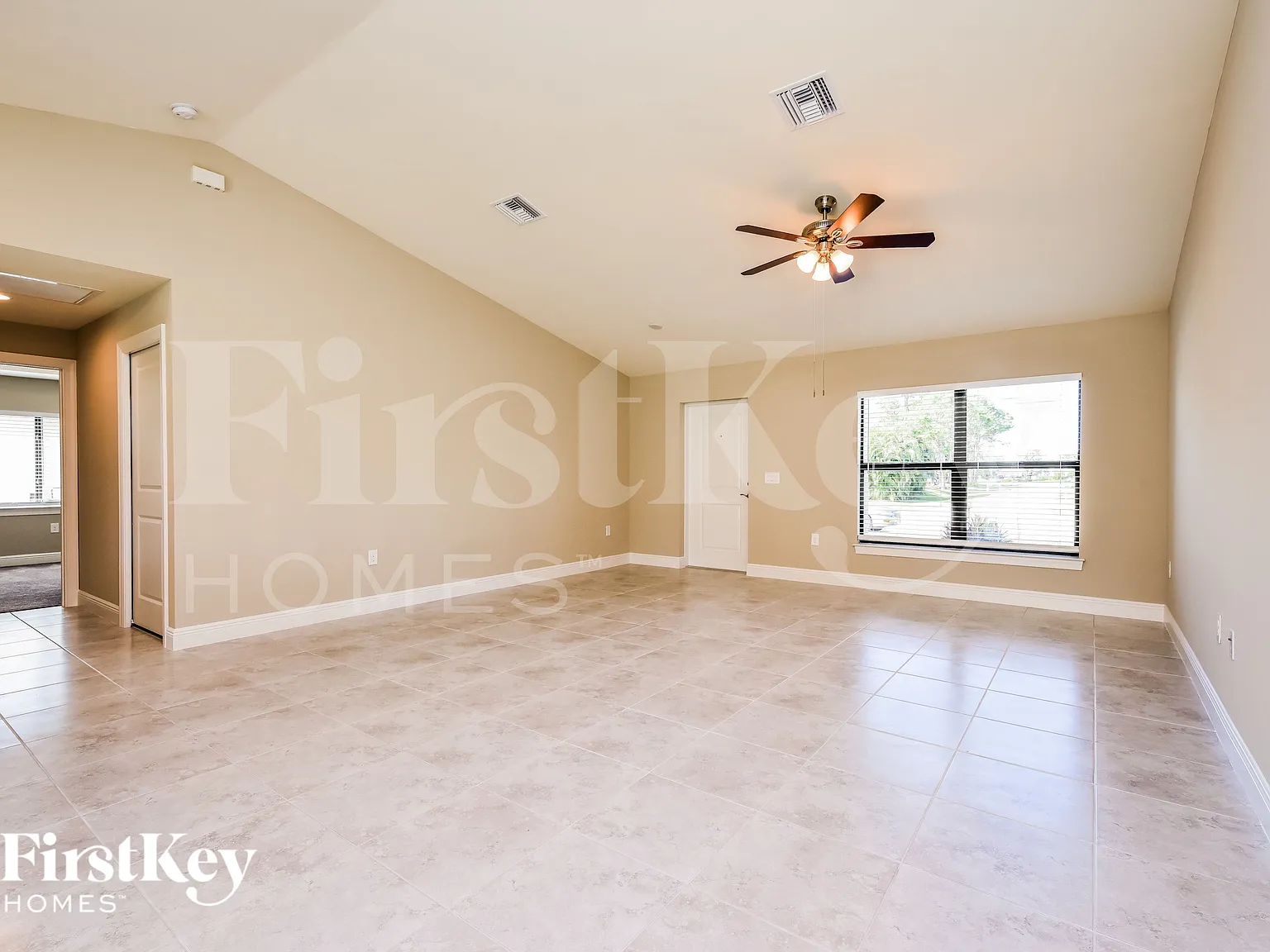 3 bed, 2.0 bath, 1449 sqft, $2,535 — Photo 4