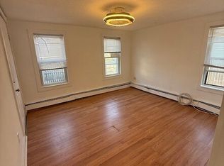172 Dekalb Ave, Bridgeport, CT 06607