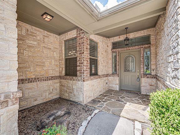 3rd image of 2205 Covington Ct