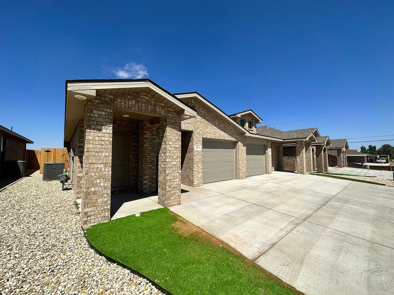3 bed, 1350 sqft, $1,400 — Photo 3
