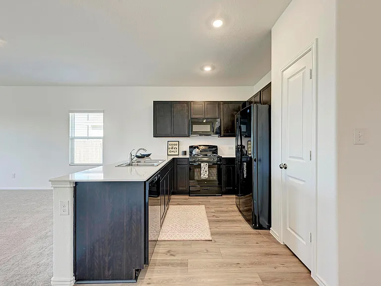 611 Halfmoon Dr — Photo 8