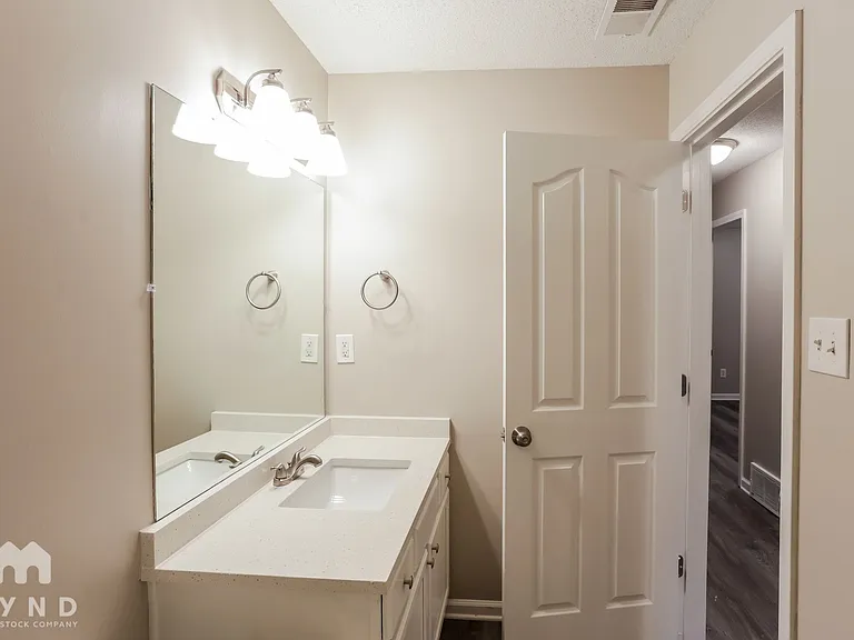 1142 Cross Valley Cv — Photo 14
