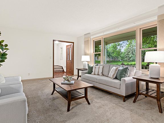 4th image of 529 Woodhill Dr