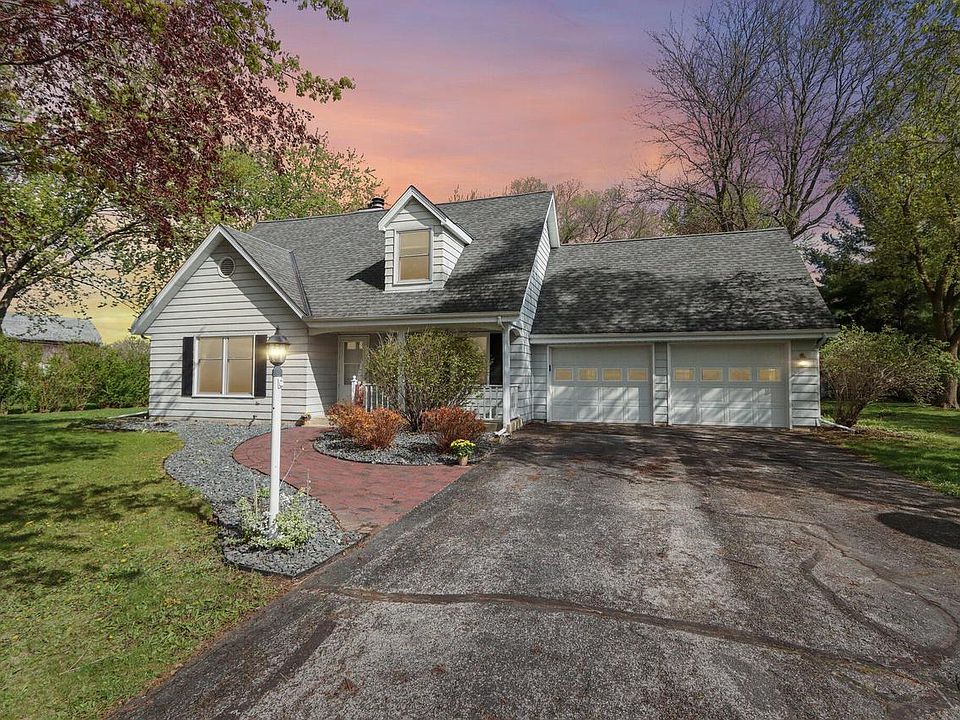 1st image of S76W23210 Woodland COURT