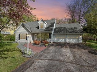 S76W23210 Woodland COURT, Big Bend, WI 53103