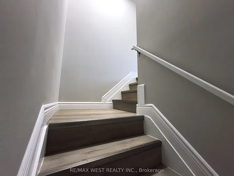 19 Brenda Ct #3 — Photo 9