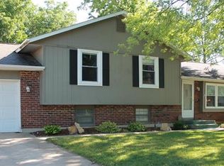 414 Linden Pl, Raymore, MO 64083