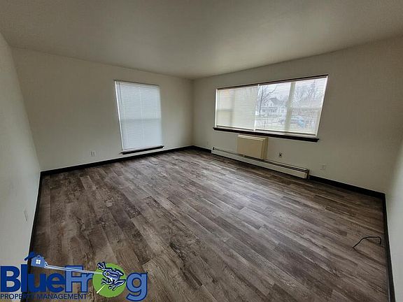 5th image of 210 N Summit St #2