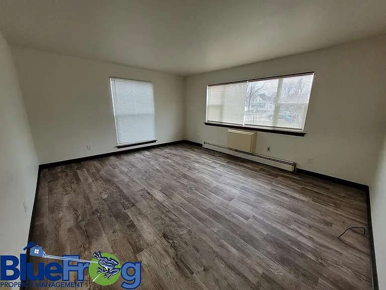 210 N Summit St #2 — Photo 4