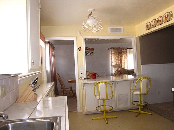 4th image of 1909 Western Dr
