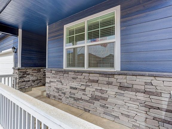 4th image of 826 Elias Tarn Dr