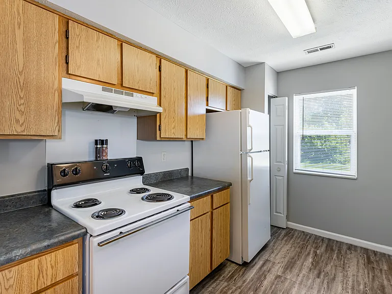 Full sized kitchen