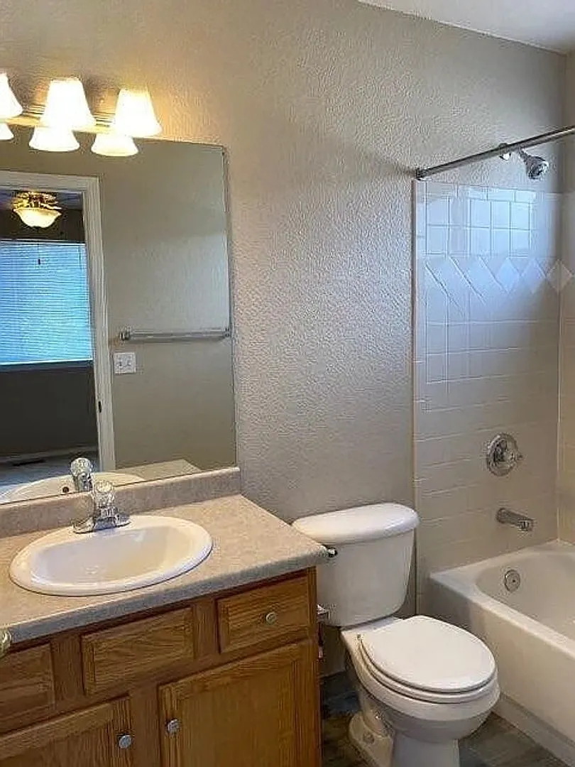 2 bedroom townhome in Cimarron Hills — Photo 2