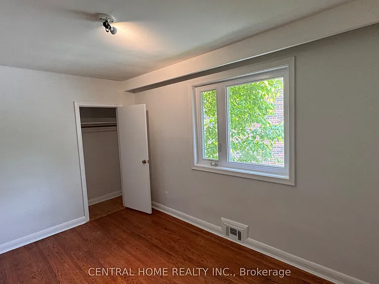 100 Burbank Dr — Photo 15