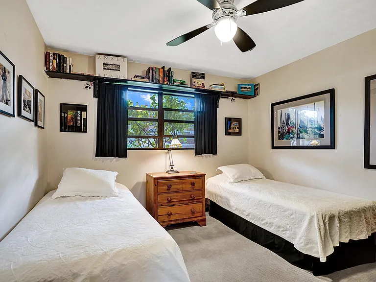420 NE 36th St — Photo 32
