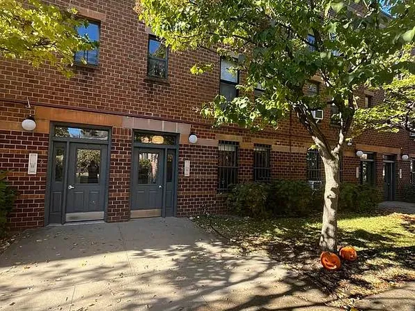 118 Union Street image 1 of 15