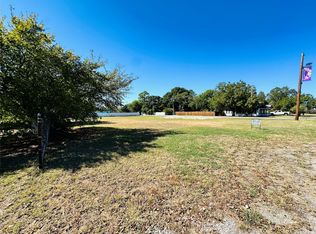 825 N Main St, Cross Plains, TX 76443