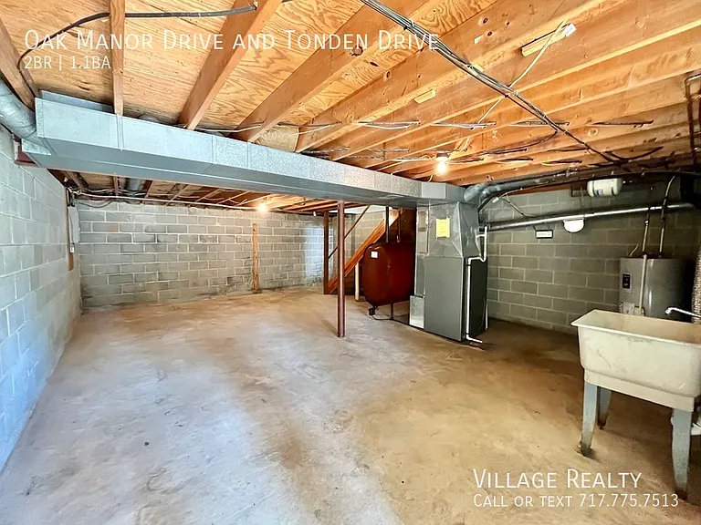 Oak Manor Dr — Photo 81