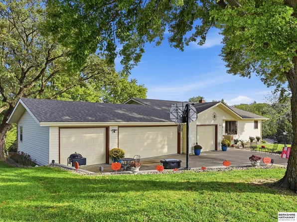 9619 Rock Creek Rd, Plattsmouth, NE 68048
