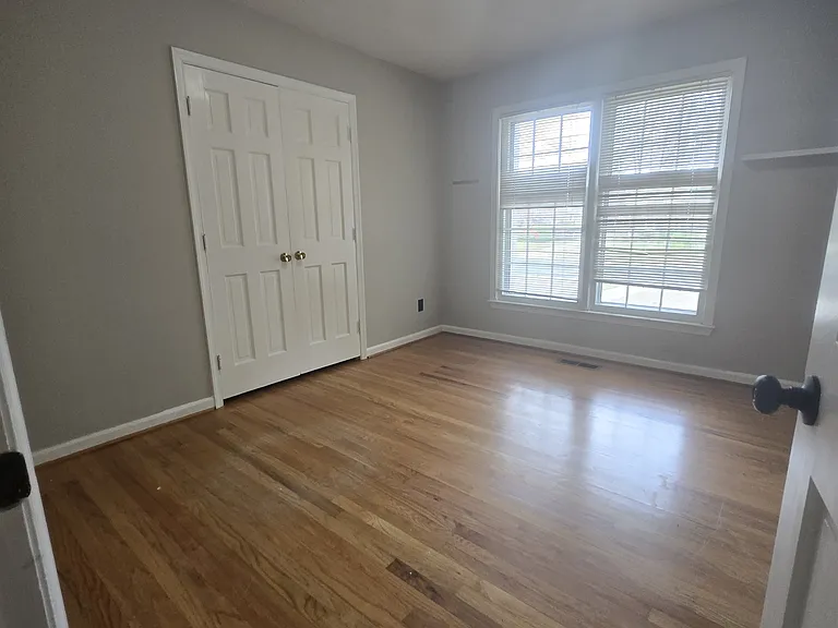 2439 Dartmouth Dr — Photo 12