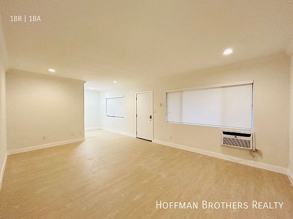 4th image of 1637 Stoner Ave #1