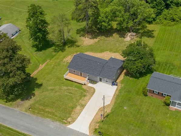 1609 Sanford Dr, Winston Salem, NC 27105