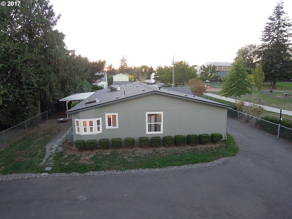 2nd image of 3738 SE 101st Ave