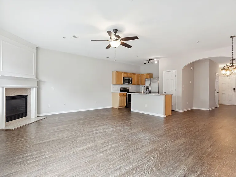372 Azalea Cir — Photo 12
