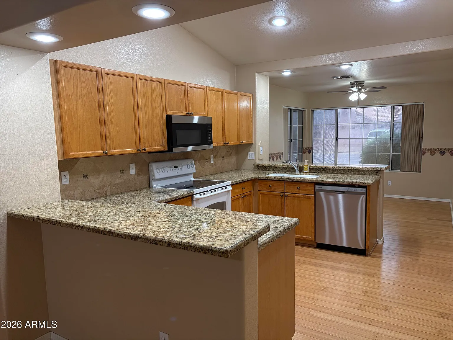 3 bed, 2.0 bath, 1557 sqft, $2,175 — Photo 2