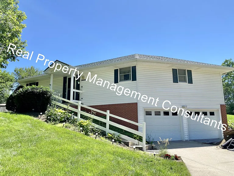 2428 Little Blue Ct — Photo 2