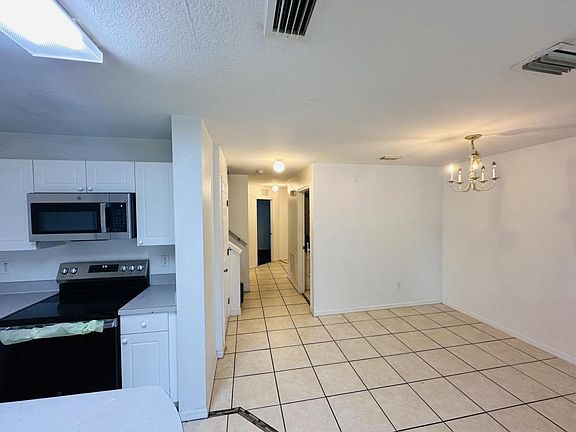 4th image of 2712 Club Cortile Cir