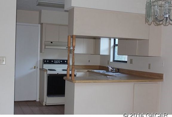 5th image of 8516 NW 37th Ter