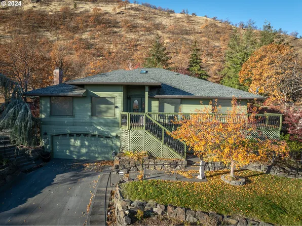 1329 Sterling Dr, The Dalles, OR 97058