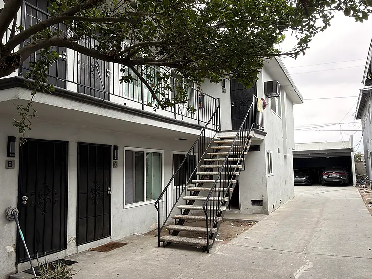 6136 Woodlawn Ave #F — Photo 17