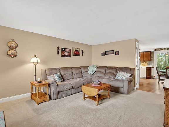 4th image of 7 Plantation Dr Unit 7