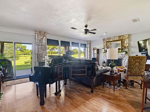 5th image of 701 Oakland Hills Ln