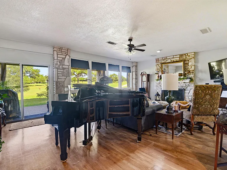 701 Oakland Hills Ln — Photo 5
