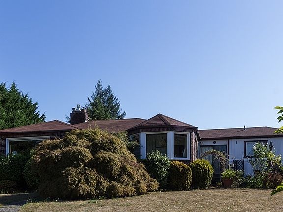 2nd image of 901 S Magnolia Ln